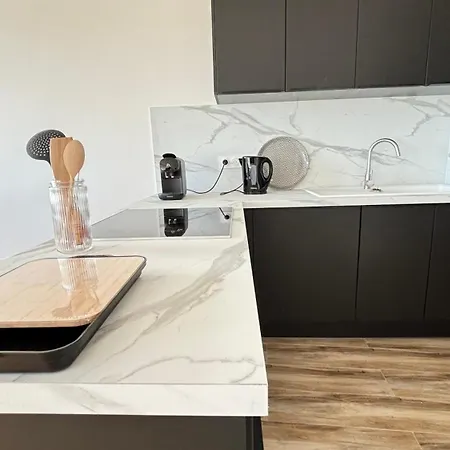 La Ligne Bleue Apartment *