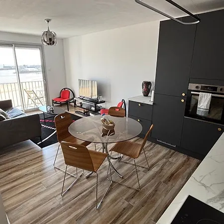 La Ligne Bleue Apartment